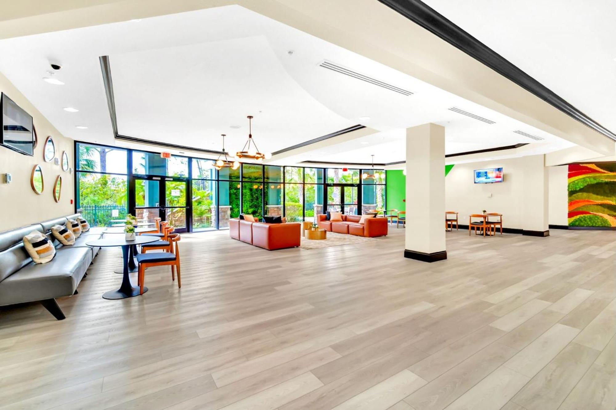 Bright & Modern 2Br Condo With Pool & Hot Tub, Near Disney! Orlando Bagian luar foto