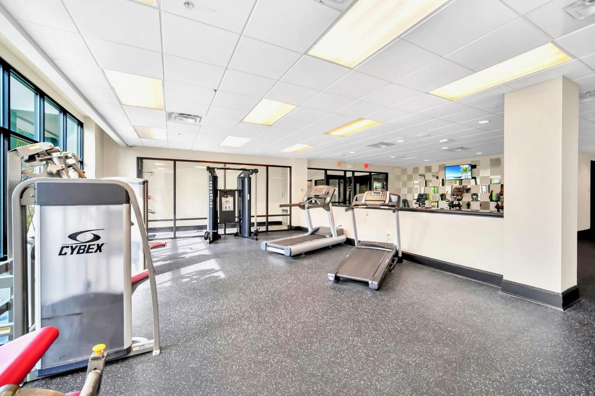 Bright & Modern 2Br Condo With Pool & Hot Tub, Near Disney! Orlando Bagian luar foto