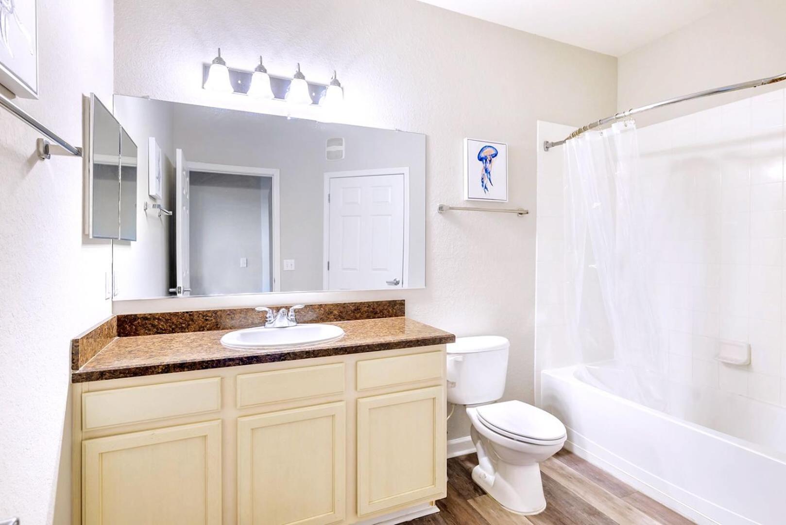 Bright & Modern 2Br Condo With Pool & Hot Tub, Near Disney! Orlando Bagian luar foto