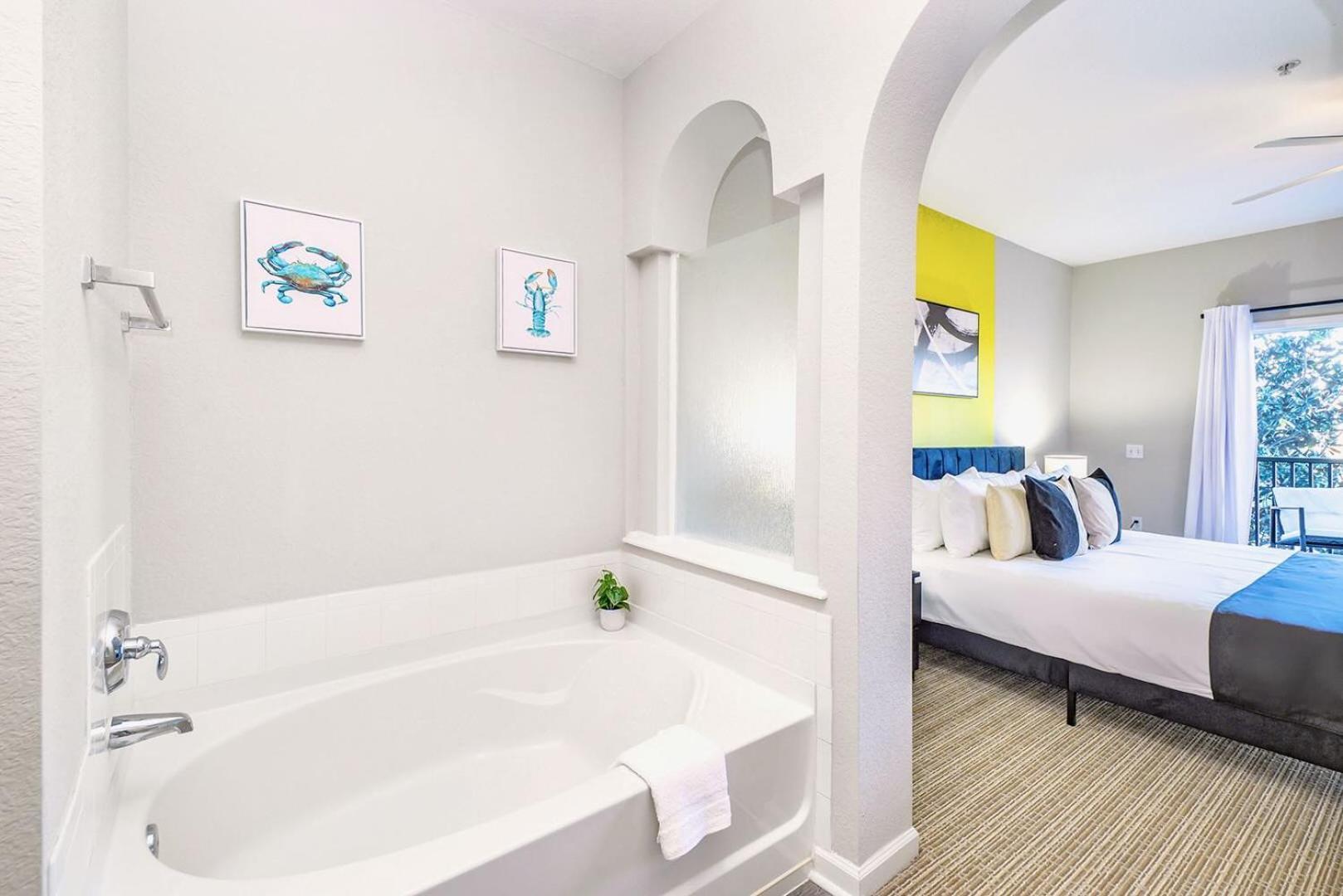 Bright & Modern 2Br Condo With Pool & Hot Tub, Near Disney! Orlando Bagian luar foto