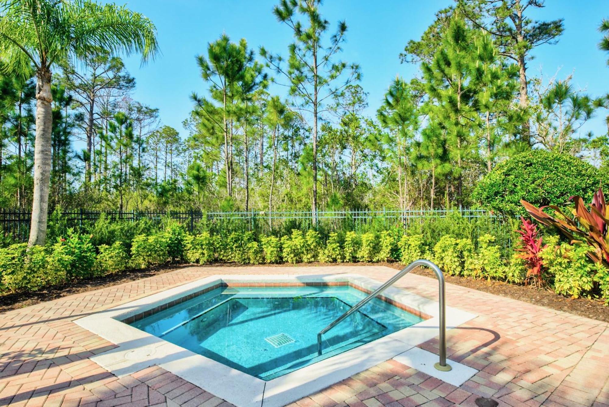 Bright & Modern 2Br Condo With Pool & Hot Tub, Near Disney! Orlando Bagian luar foto