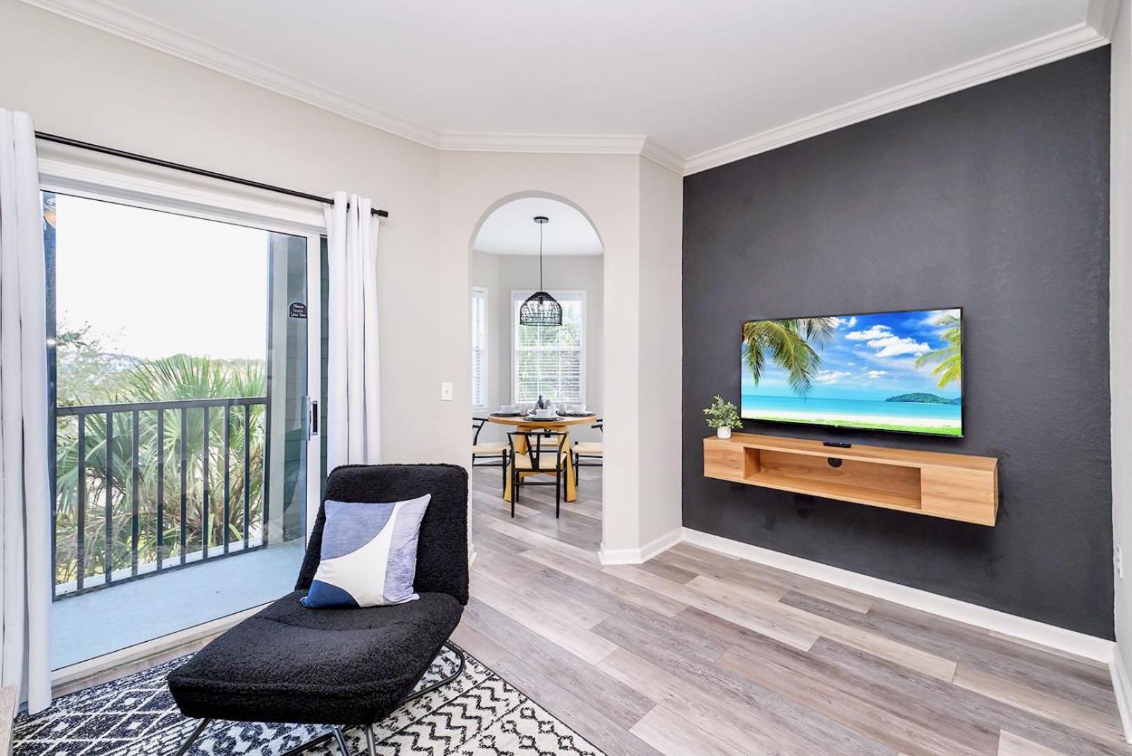 Bright & Modern 2Br Condo With Pool & Hot Tub, Near Disney! Orlando Bagian luar foto