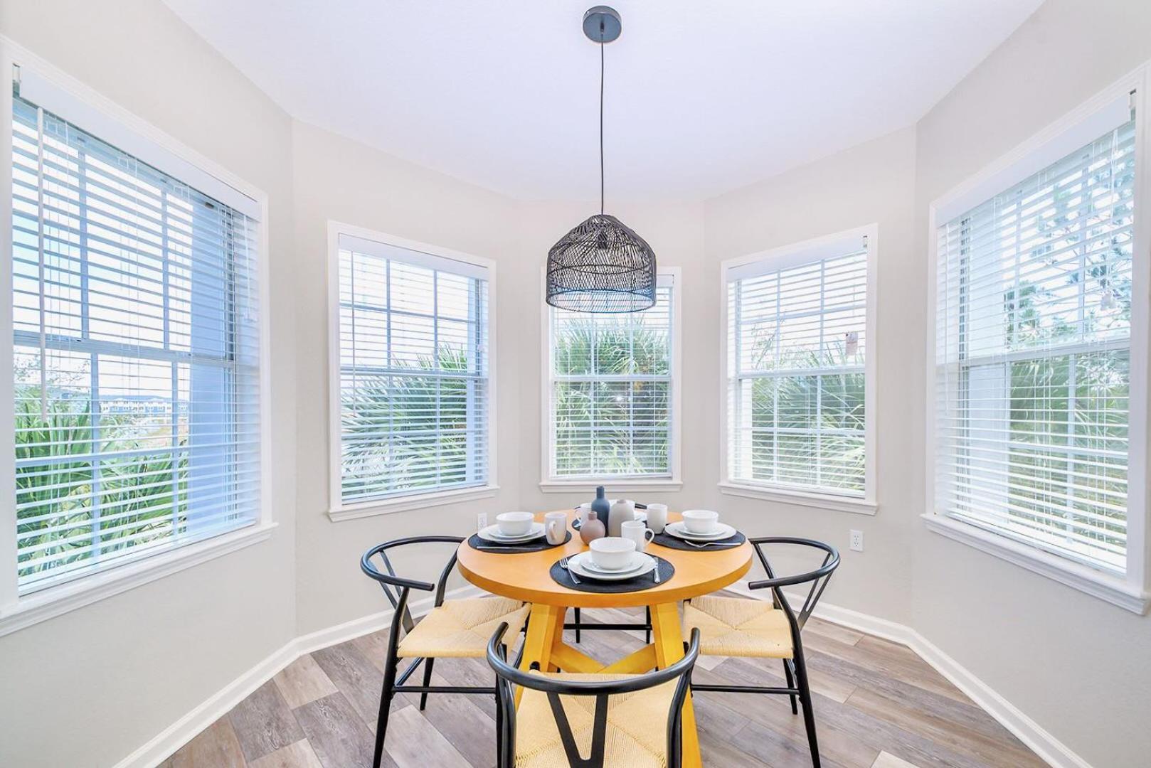 Bright & Modern 2Br Condo With Pool & Hot Tub, Near Disney! Orlando Bagian luar foto