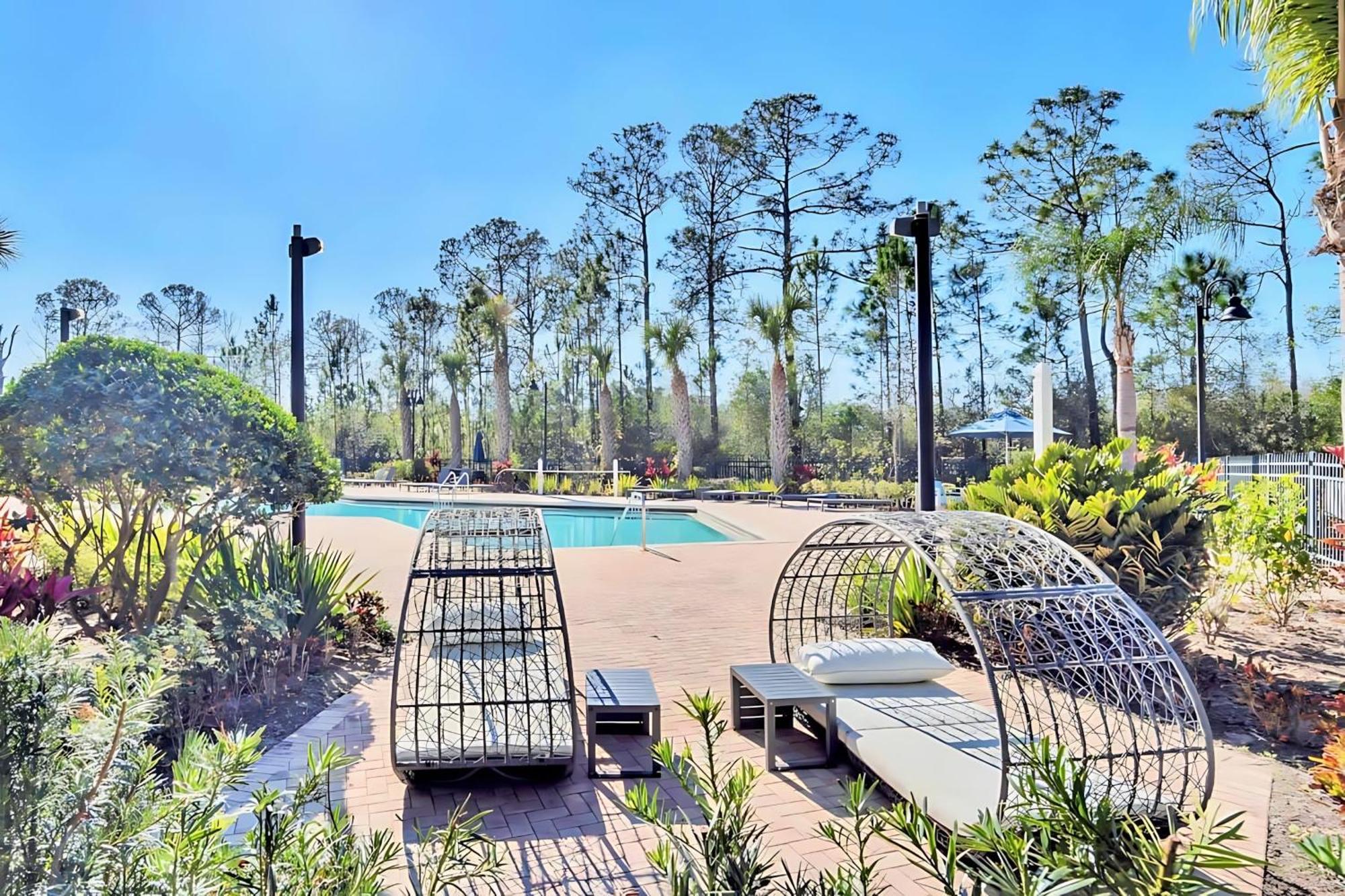 Bright & Modern 2Br Condo With Pool & Hot Tub, Near Disney! Orlando Bagian luar foto