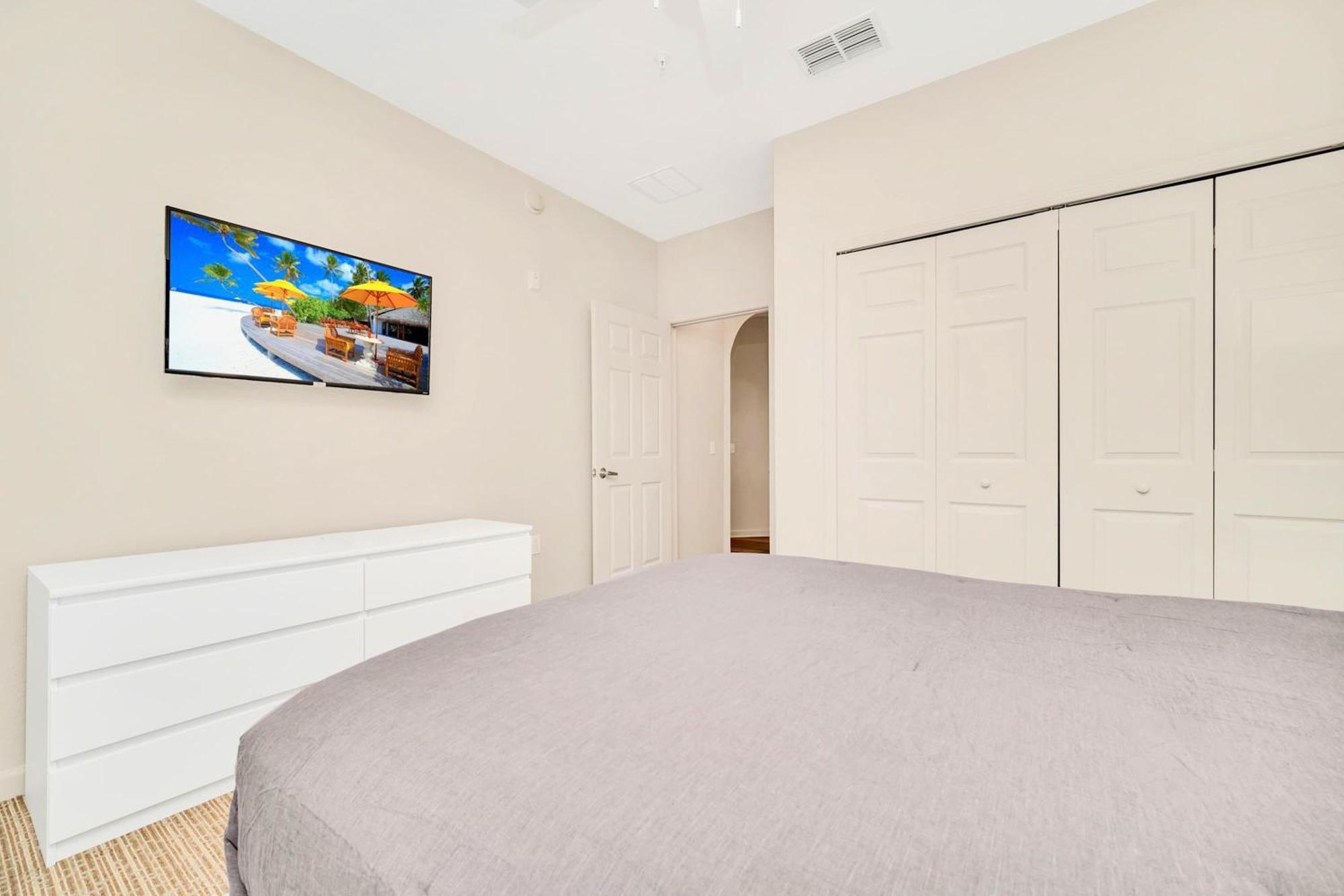 Bright & Modern 2Br Condo With Pool & Hot Tub, Near Disney! Orlando Bagian luar foto