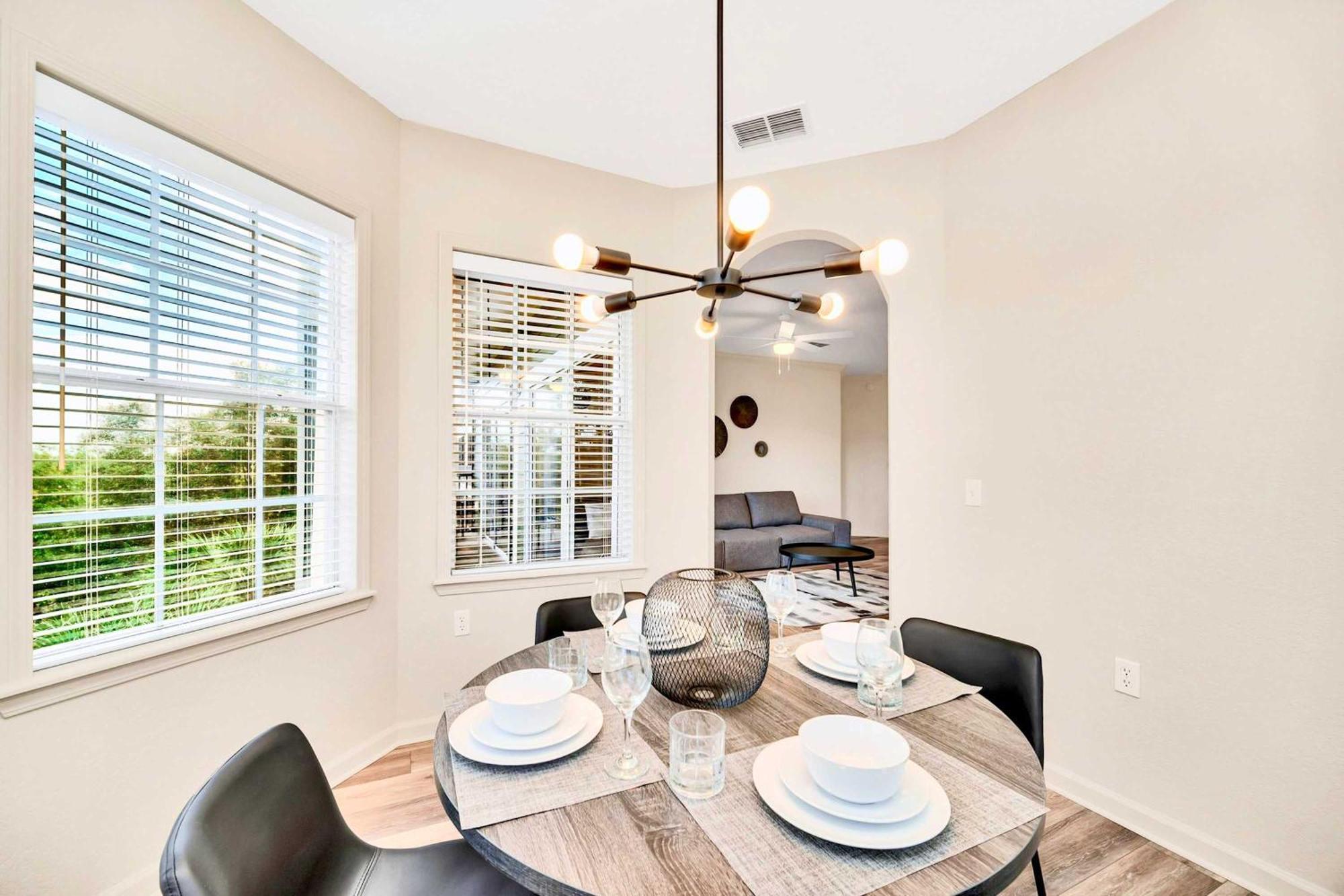 Bright & Modern 2Br Condo With Pool & Hot Tub, Near Disney! Orlando Bagian luar foto